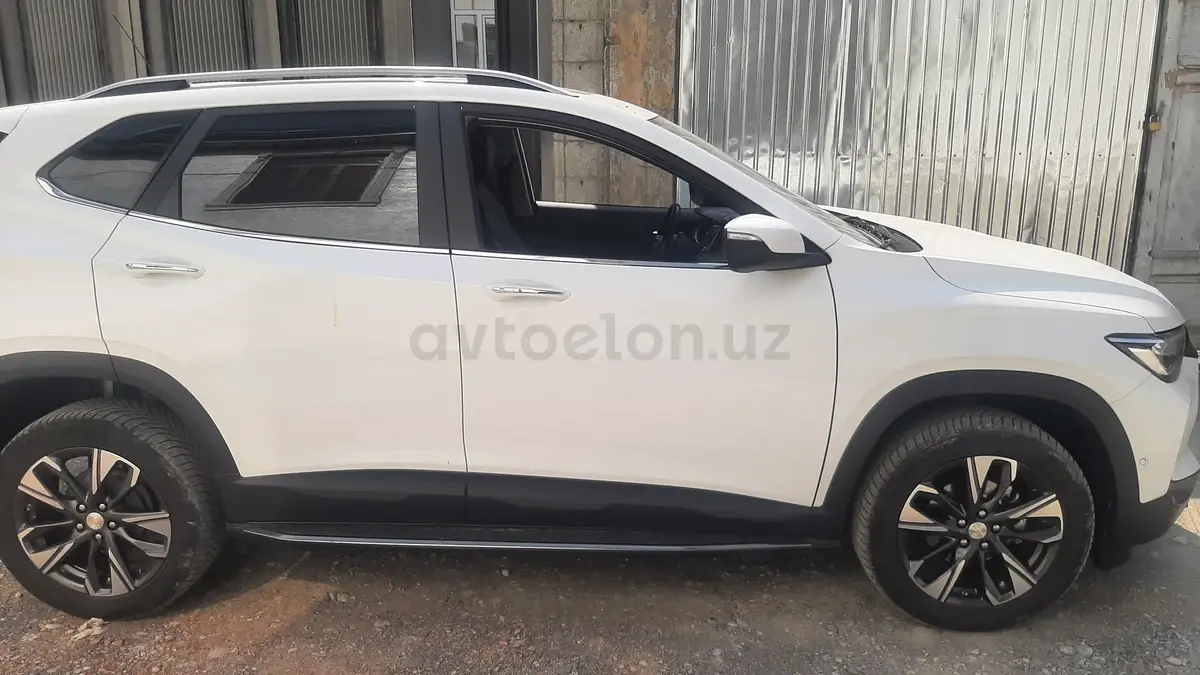 Chevrolet Tracker 2023 — 2