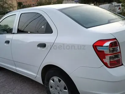 Белый Chevrolet Cobalt, 2 позиция 2021 года, КПП Механика, в Ташкент за 10 800 y.e. id5225665