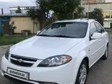 Белый Chevrolet Gentra, 3 позиция 2018 года, КПП Автомат, в Ташкент за 12 700 y.e. id5036575, Фото №1