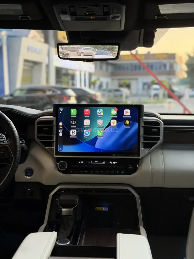 Toyota Sequoia — 5