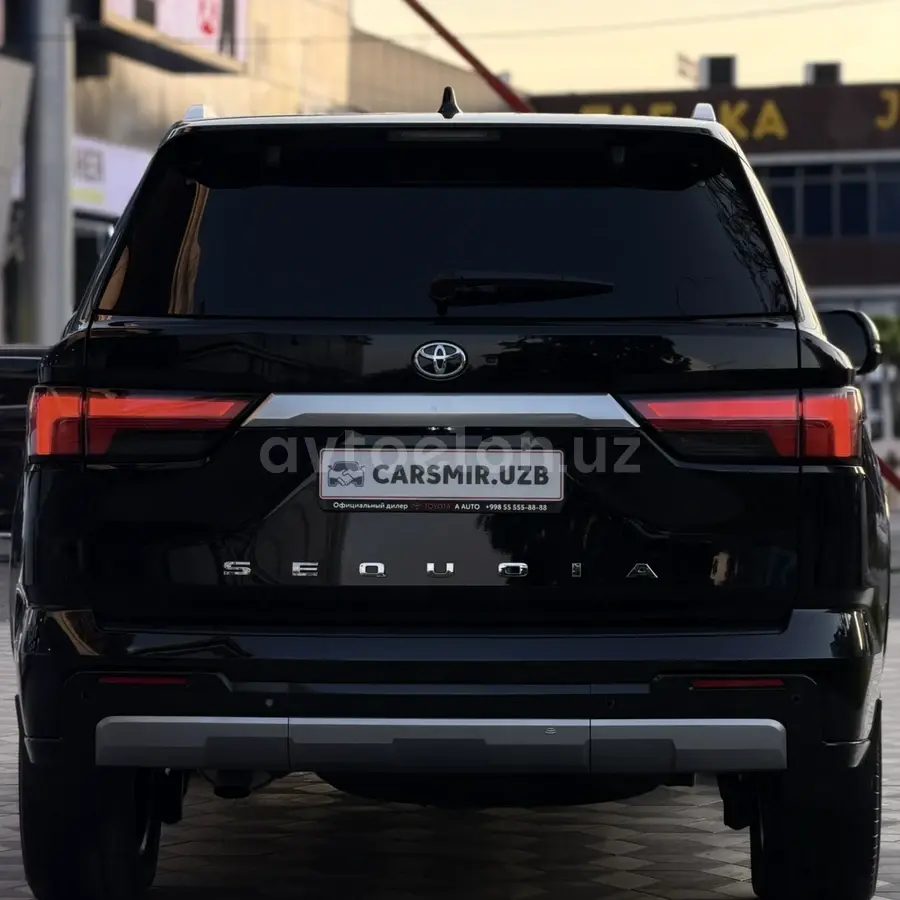 Toyota Sequoia — 9