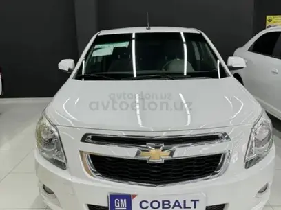 Белый Chevrolet Cobalt, 4 позиция 2024 года, КПП Автомат, в Джизак за 13 600 y.e. id4911127