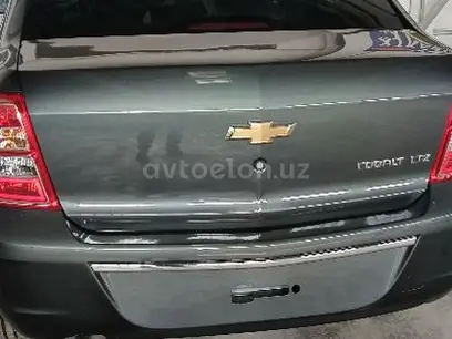 Мокрый асфальт Chevrolet Cobalt, 4 позиция 2024 года, в Андижан за 13 700 y.e. id4890433