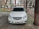 Молочный цвет Chevrolet Epica, 1 позиция 2011 года, КПП Механика, в Ташкент за 9 000 y.e. id4909429, Фото №1