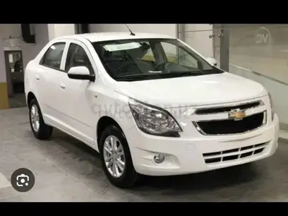 Белый Chevrolet Cobalt, 4 позиция 2024 года, КПП Автомат, в Денау за ~13 493 y.e. id5198799