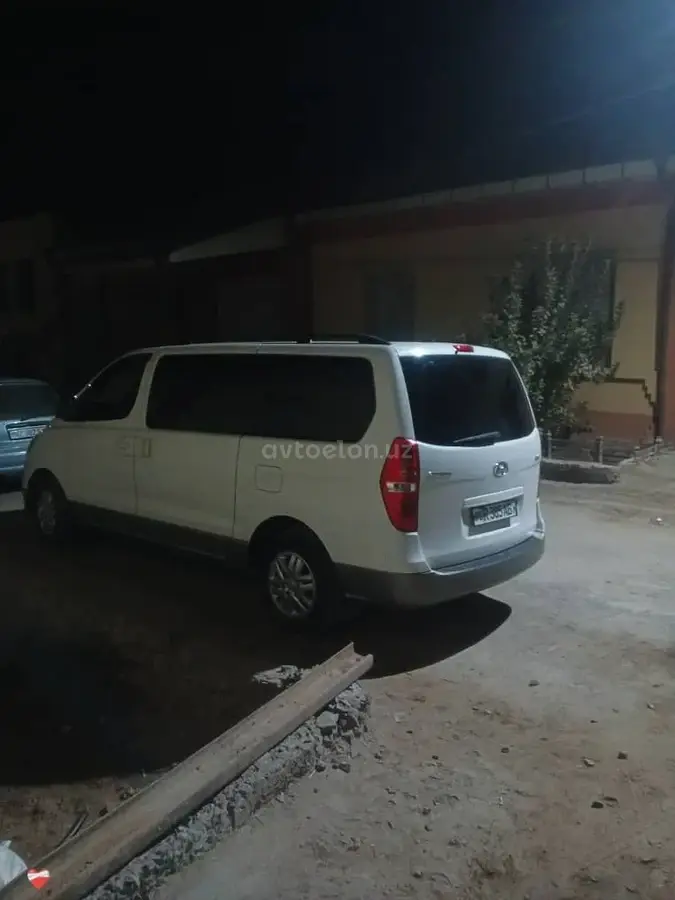 Hyundai H-1 — 4
