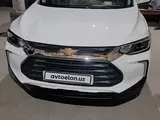 Белый Chevrolet Tracker, 3 позиция 2023 года, КПП Автомат, в Андижан за 19 000 y.e. id5219847, Фото №1