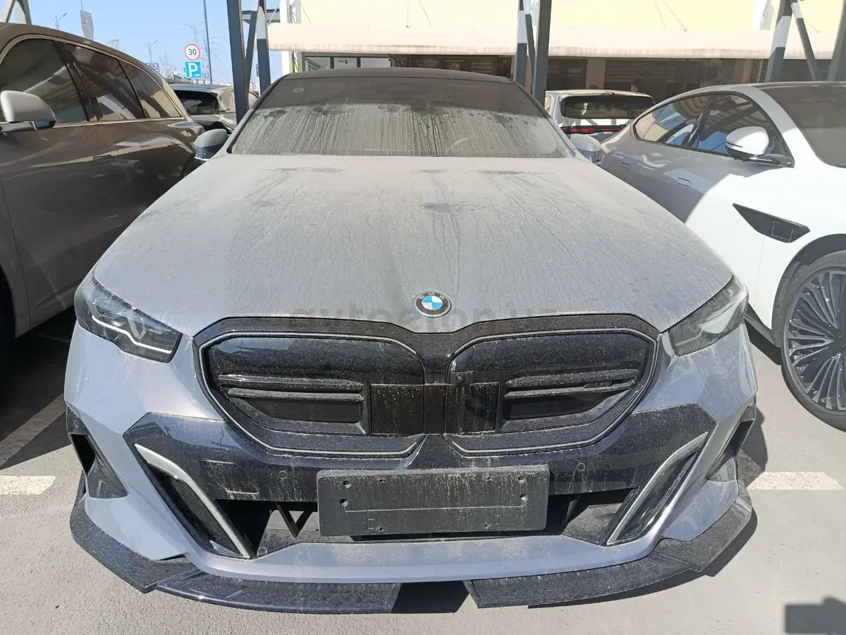 BMW i5