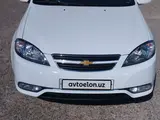 Белый Chevrolet Gentra, 3 позиция 2020 года, КПП Автомат, в Бухара за 12 000 y.e. id5232592, Фото №1