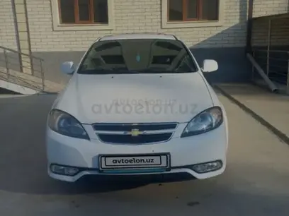 Белый Chevrolet Gentra, 3 позиция 2016 года, КПП Автомат, в Самарканд за 9 900 y.e. id4923381