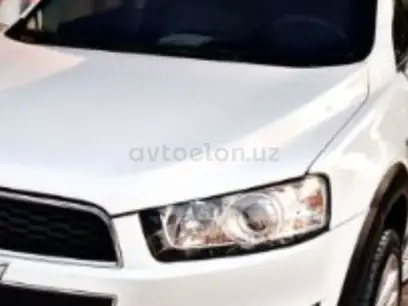 Белый Chevrolet Captiva, 4 позиция 2014 года, КПП Автомат, в Бухара за 12 800 y.e. id5177636