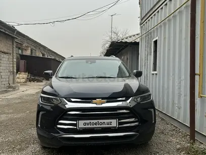 Тё̀мно-си́ний Chevrolet Tracker, 3 позиция 2023 года, КПП Автомат, в Ташкент за 18 000 y.e. id4213460