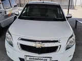 Белый Chevrolet Cobalt, 4 позиция 2020 года, КПП Автомат, в Фергана за 11 300 y.e. id5205087, Фото №1