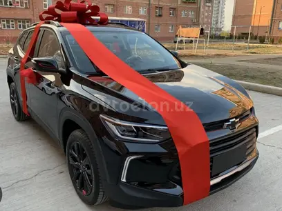 Черный Chevrolet Tracker, 3 позиция 2024 года, КПП Автомат, в Ташкент за 19 300 y.e. id5140592