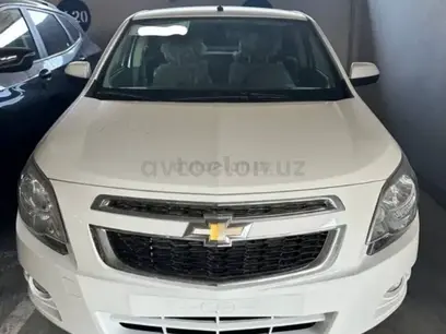 Белый Chevrolet Cobalt, 4 позиция 2024 года, КПП Автомат, в Бекабад за 13 750 y.e. id4966959