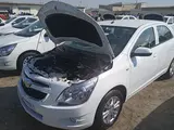 Белый Chevrolet Cobalt, 4 позиция 2022 года, КПП Автомат, в Бухара за 12 500 y.e. id4979916