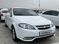 Белый Chevrolet Gentra, 2 позиция 2014 года, КПП Механика, в Самарканд за 7 200 y.e. id7011611