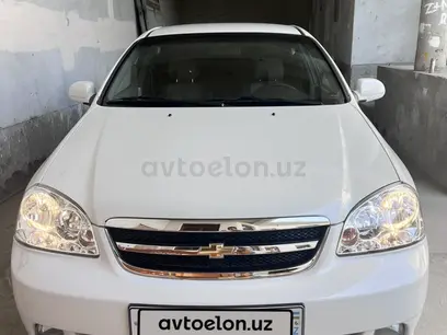 Белый Chevrolet Lacetti, 2 позиция 2010 года, КПП Механика, в Фергана за 12 500 y.e. id5117660
