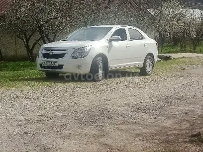 Oq Chevrolet Cobalt, 2 pozitsiya 2014 yil, КПП Mexanika, shahar Yuqorichirchiq tumani uchun 9 304 у.е. id4992016