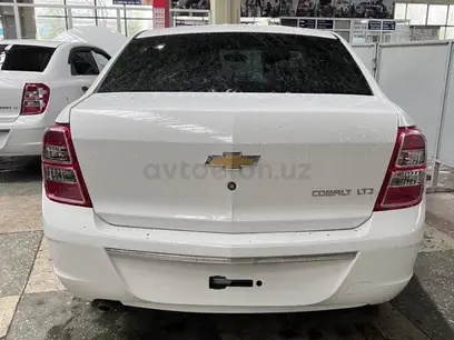 Белый Chevrolet Cobalt, 4 позиция 2024 года, КПП Автомат, в Ташкент за ~11 583 y.e. id4791668
