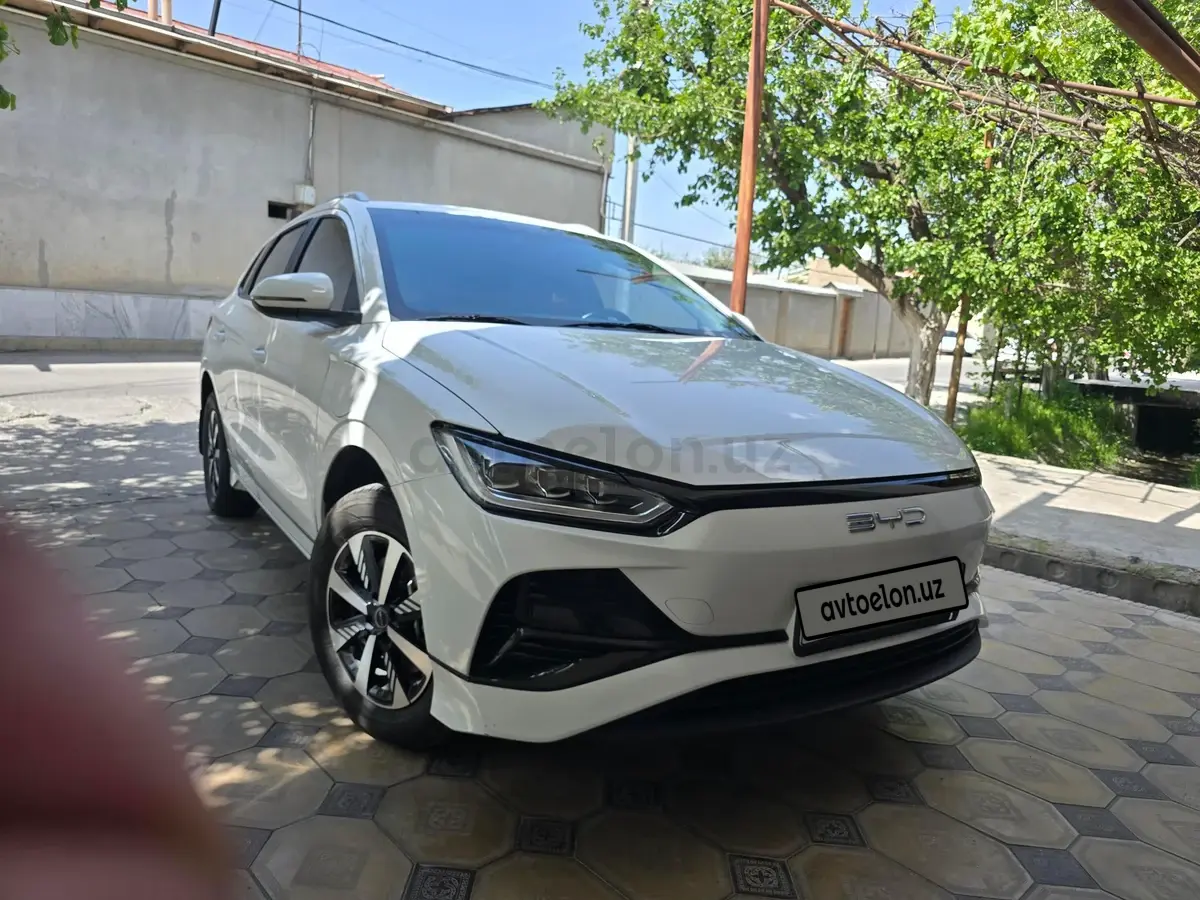 BYD e2 — 3
