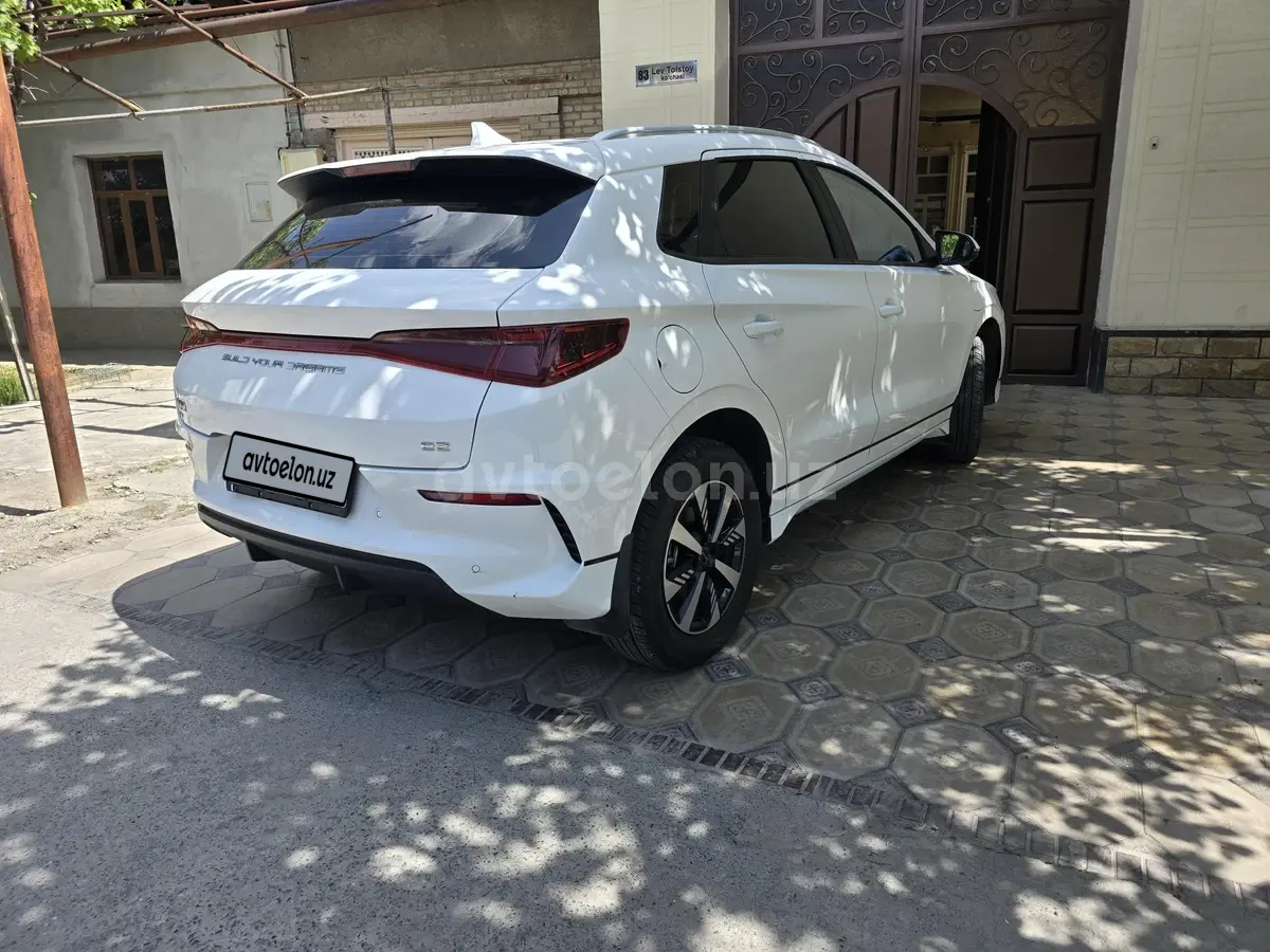 BYD e2 — 5