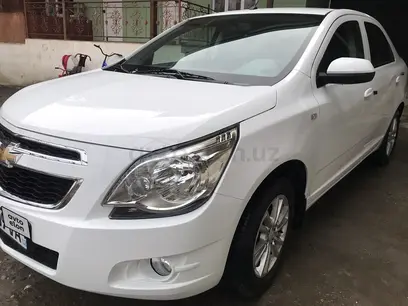 Белый Chevrolet Cobalt, 4 позиция 2022 года, КПП Автомат, в Наманган за 13 900 y.e. id2870578