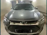 Мокрый асфальт Chevrolet Tracker Premier 2024 года, КПП Автомат, в Ташкент за 18 500 y.e. id6400393, Фото №1