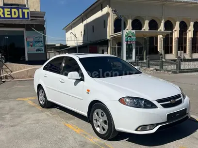 Белый Chevrolet Gentra, 3 позиция 2022 года, КПП Автомат, в Бухара за 13 100 y.e. id5192117