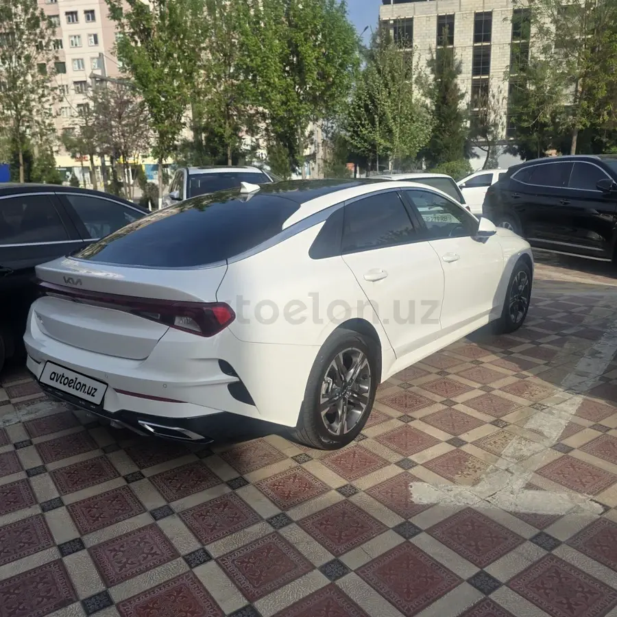 Kia K5 — 3