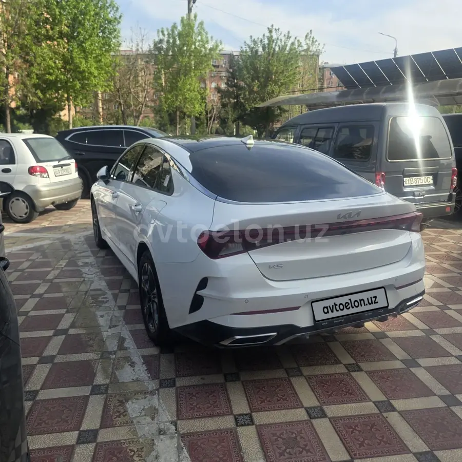 Kia K5 — 5