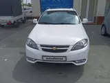 Белый Chevrolet Gentra, 3 позиция 2021 года, КПП Автомат, в Самарканд за 12 700 y.e. id5197299, Фото №1