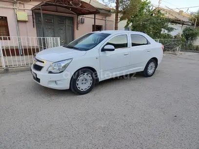 Белый Chevrolet Cobalt, 3 позиция 2014 года, КПП Механика, в Карши за ~9 048 y.e. id5228245