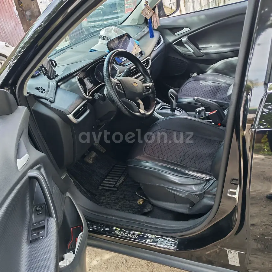 Chevrolet Tracker 2023 — 2