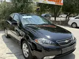 Черный Chevrolet Gentra, 3 позиция 2023 года, КПП Автомат, в Джизак за 14 500 y.e. id6341844, Фото №1