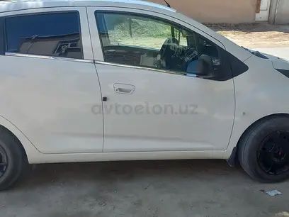 Белый Chevrolet Spark, 2 позиция 2019 года, КПП Механика, в Ургенч за 8 800 y.e. id4986730
