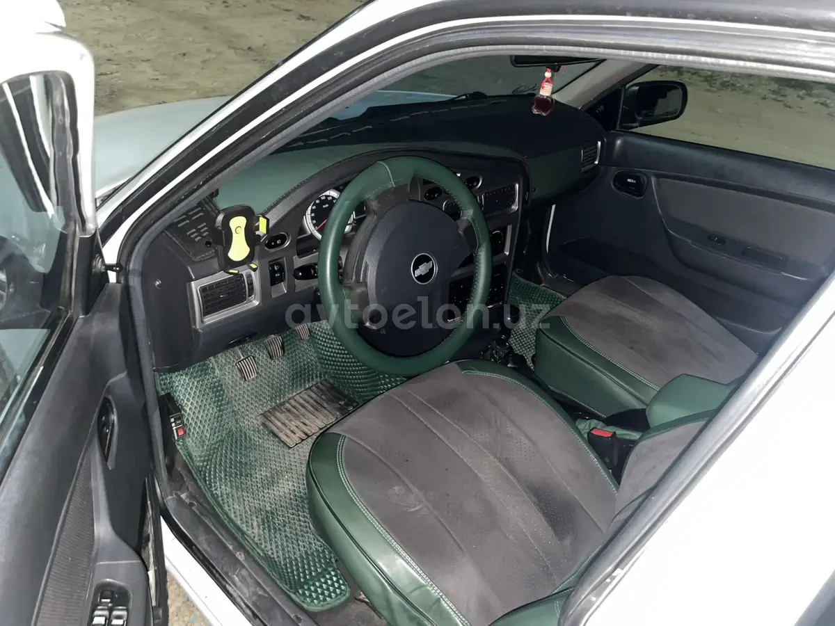 Daewoo Nexia II — 3