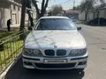 Серебристый BMW 525 1998 года, КПП Автомат, в Ташкент за 7 500 y.e. id3918580