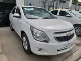 Белый Chevrolet Cobalt, 4 позиция 2024 года, в Ташкент за 13 500 y.e. id5033204, Фото №1