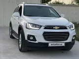 Белый Chevrolet Captiva, 3 позиция 2015 года, КПП Автомат, в Ташкент за 15 000 y.e. id5208359, Фото №1