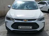 Белый Chevrolet Tracker, 2 позиция 2022 года, КПП Автомат, в Ташкент за 16 000 y.e. id6295715, Фото №1
