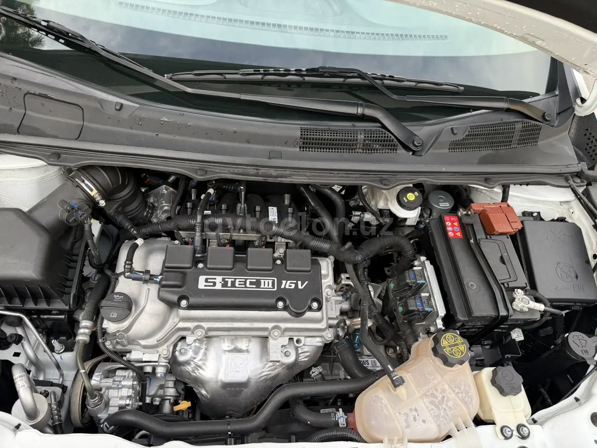 Chevrolet Cobalt 2024 — 3