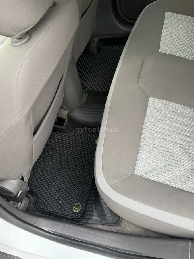 Chevrolet Cobalt 2024 — 6