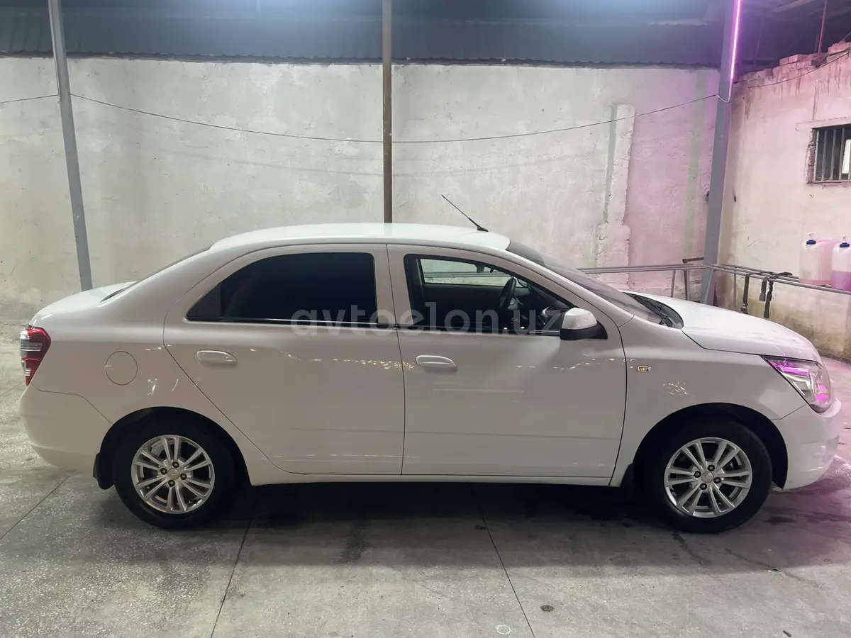 Chevrolet Cobalt 2025 — 3