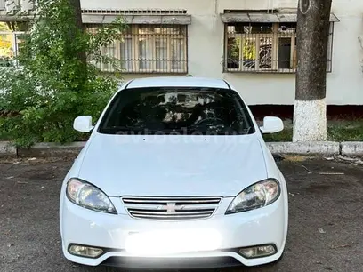 Белый Chevrolet Gentra, 1 позиция Газ-бензин 2019 года, КПП Механика, в Ташкент за 10 500 y.e. id5199473