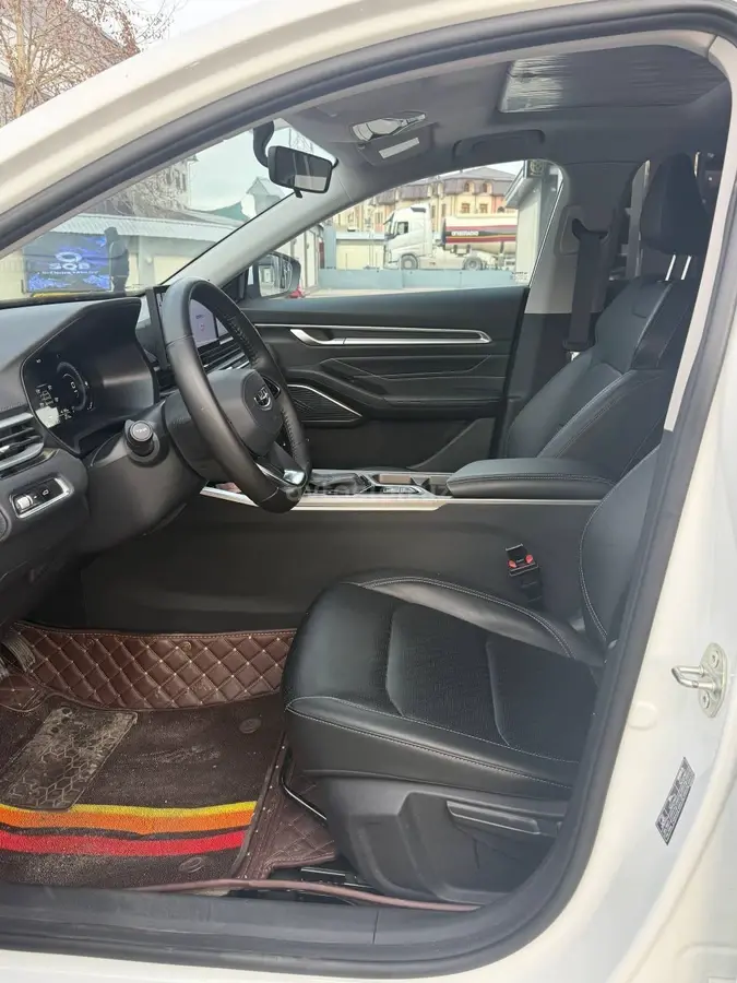 Geely Emgrand GSe 2023 — 2