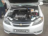 Белый Chevrolet Gentra, 3 позиция 2022 года, КПП Автомат, в Ташкент за 12 100 y.e. id5213497, Фото №1