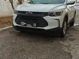 Белый Chevrolet Tracker, 1 позиция 2023 года, КПП Автомат, в Бухара за ~16 622 y.e. id6430007, Фото №1