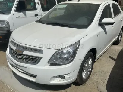 Белый Chevrolet Cobalt, 4 позиция 2024 года, КПП Автомат, в Бухара за 12 800 y.e. id5200128