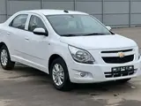 Белый Chevrolet Cobalt, 4 позиция 2024 года, КПП Автомат, в Бухара за 13 700 y.e. id4880597, Фото №1
